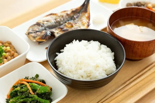 若返り効果のある食べ物で年齢に負けない健康を守る簡単実践ガイド